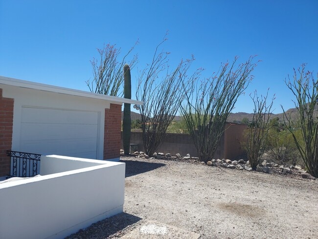 Mountain views - 2615 W Anklam Rd