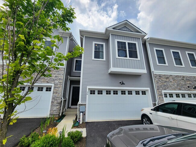 Building Photo - 36 Lochiel Ln