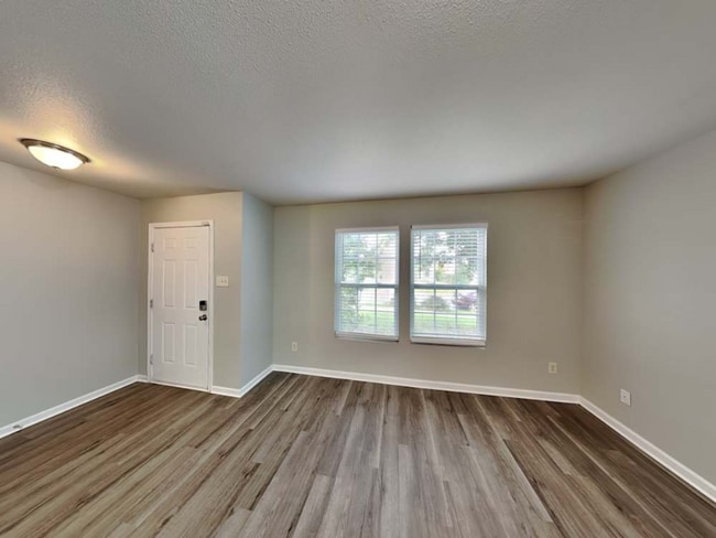 Building Photo - 934 Littleton Dr