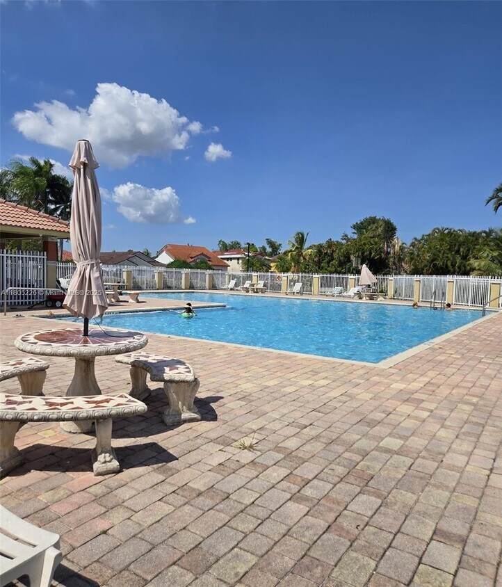 Foto principal - 18402 NW 56th Pl