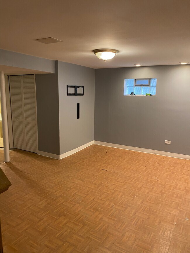 Foto del edificio - 9031 S Kingston Ave