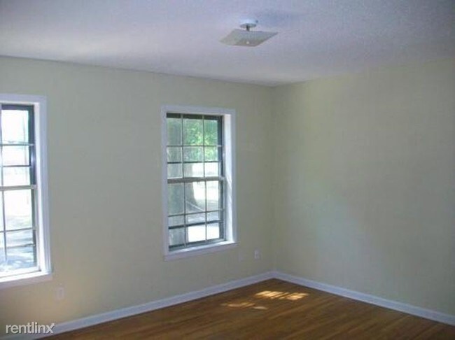 Building Photo - 710 S Prescott St