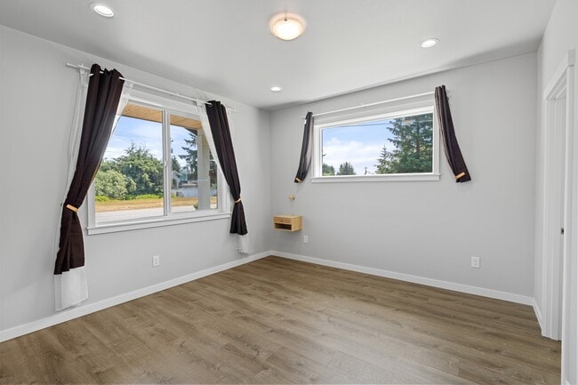 Building Photo - 899 Point Brown Ave SW