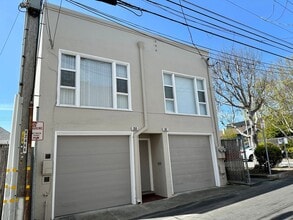Building Photo - 359 3rd Ln
