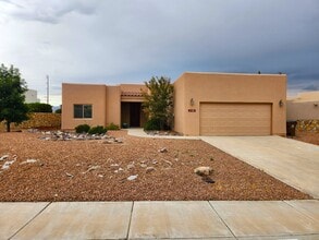 Building Photo - 2105 San Patricio Loop