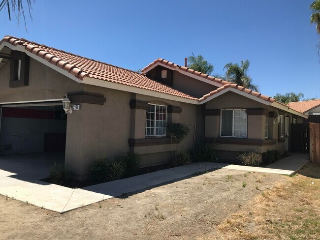 Building Photo - Beautiful 3 Bed 2 Bath Single Story In Perris