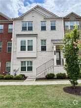 Building Photo - 490 Sunset Park Dr