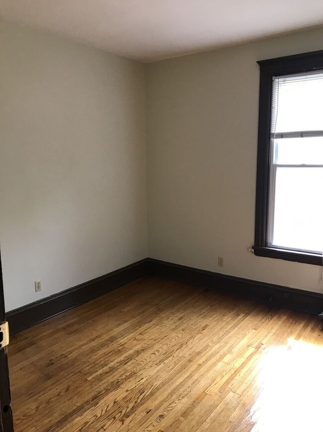 Foto del edificio - Precious 5 Bedroom 2 Bathroom Home in Sout...