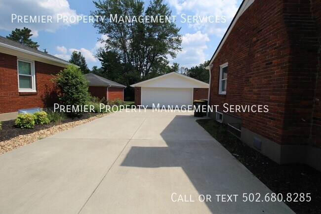 Building Photo - Renovated Three Bedroom in Woodlawn Park
