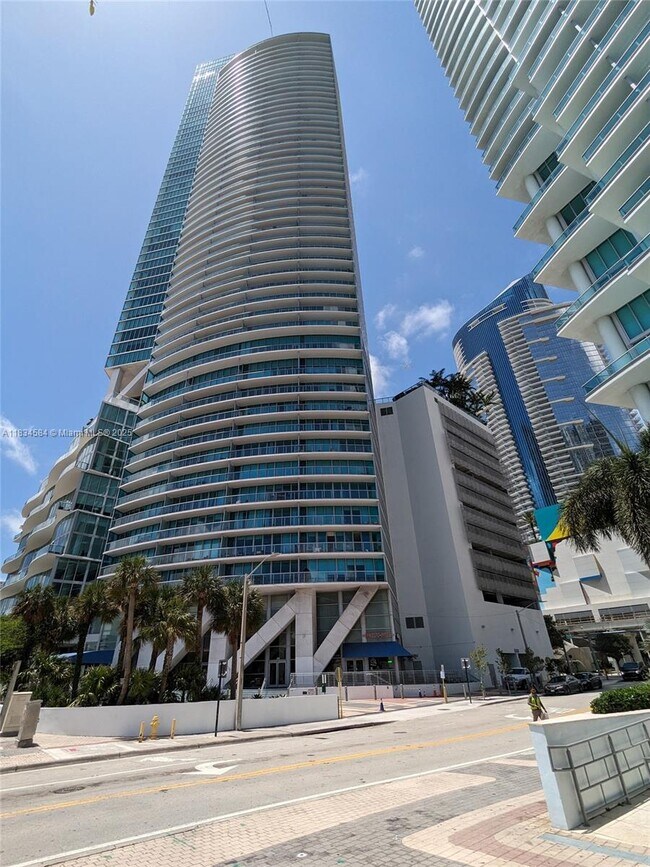 Foto del edificio - 888 Biscayne Blvd