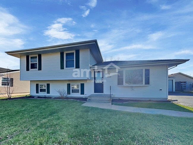 Building Photo - 2512 Labrecque Dr