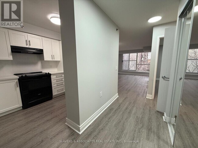 Photo du bâtiment - 2 Neptune Dr