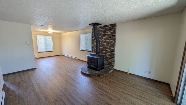 Foto del edificio - 2 bedroom 1 bath duplex