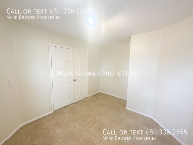 Building Photo - 13984 W Country Gables Dr