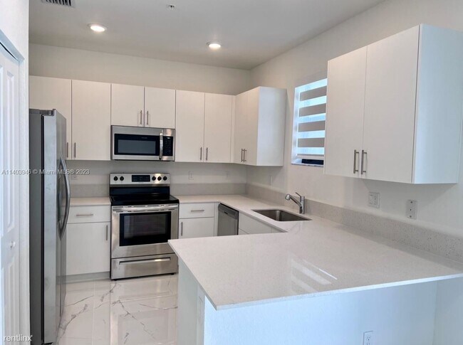 Foto del edificio - 3 br, 2.5 bath House - 15903 SW 2nd Pl