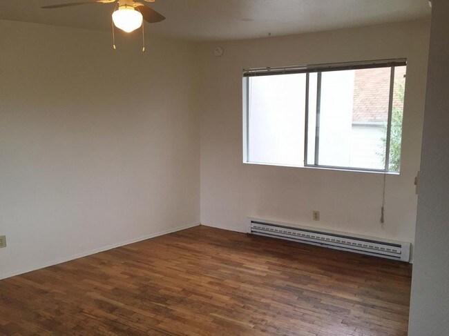 Foto del edificio - 12000 Sand Point Way NE