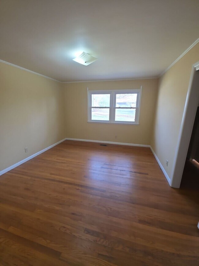 Foto del edificio - 3-Bedroom Home with Garage and Spacious Yard in Cookeville