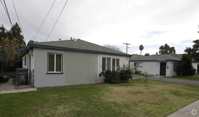 Building Photo - 5842-5858 Western Ave