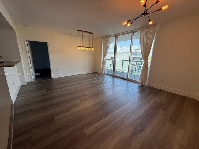 Foto del edificio - 5085 NW 7th St