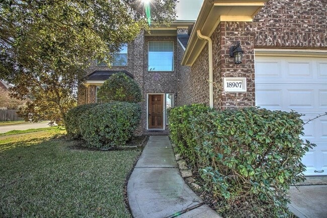 Building Photo - 18907 Dural Dr