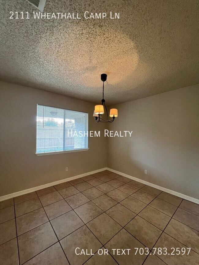 Foto del edificio - 2111 Wheathall Camp Ln