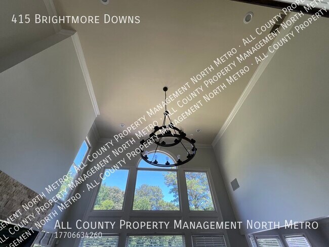 Foto del edificio - Spacious Johns Creek Home