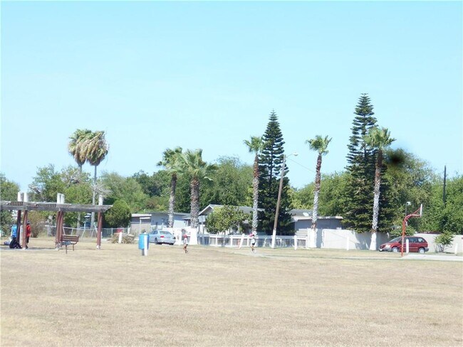 Building Photo - 3026 Sunnybrook Rd