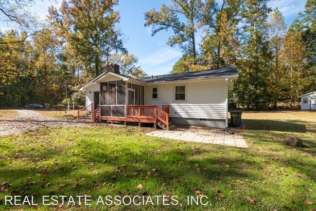 Building Photo - 4 br, 3.5 bath House - 2963 Carolyn Drive
