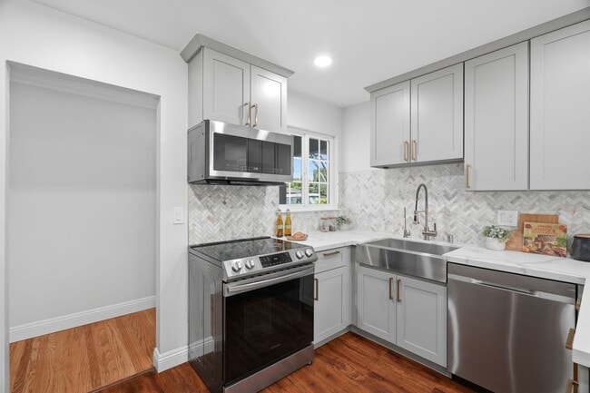 Building Photo - Beautifully Updated 3BR Campbell Home with Spacious Backyard