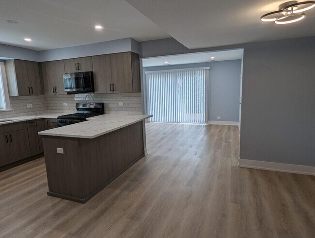 Building Photo - 8143 Marion Dr