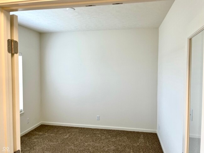 Building Photo - 6250 Shale Crescent Dr