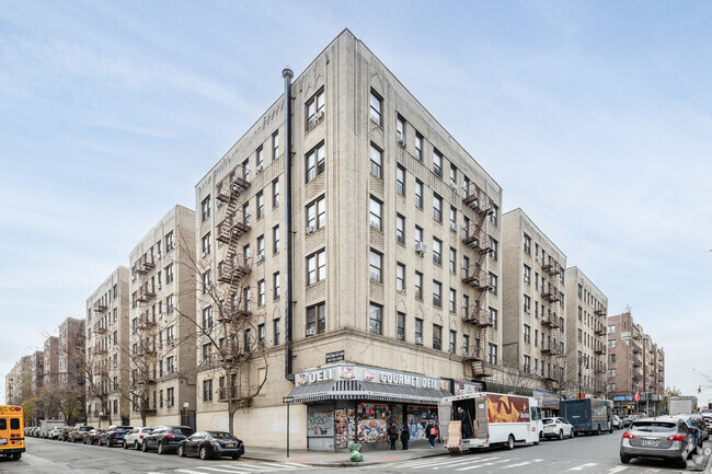 Building Photo - 774-798 Lydig Ave