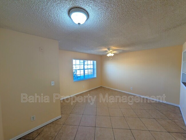 Foto del edificio - 6415 S Roberts Ave