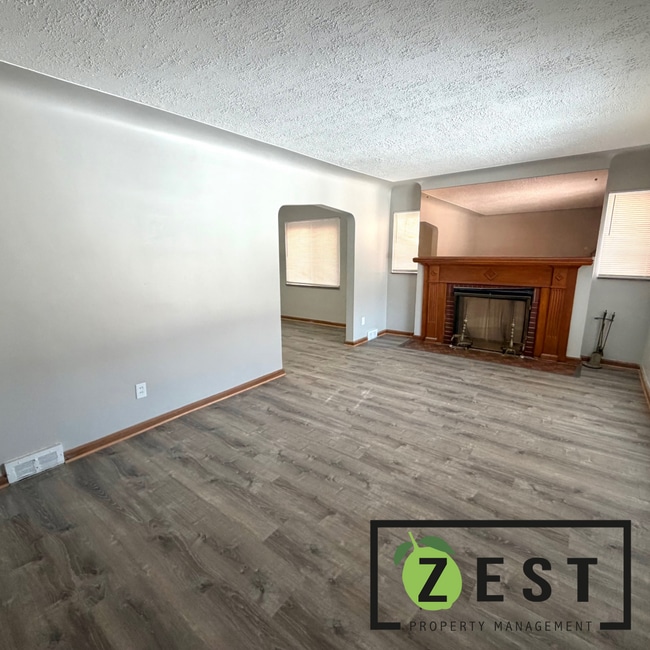 Foto del edificio - 19691 Cliff St