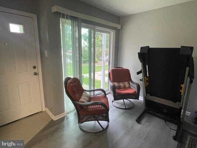 Foto del edificio - 220 Highland Blvd