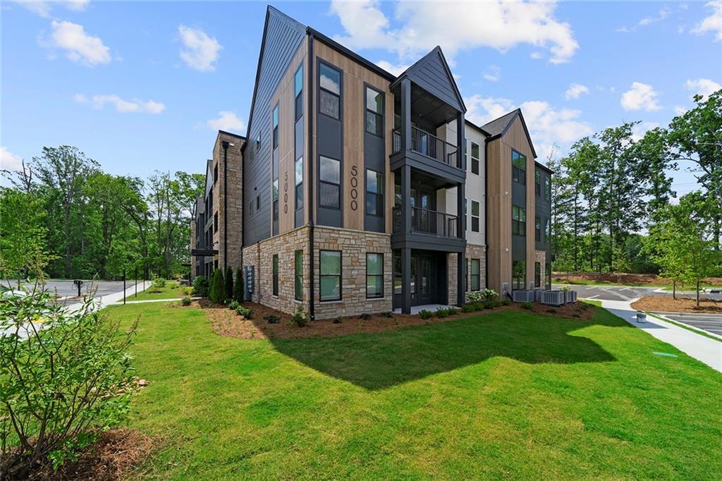 Primary Photo - 7000 Renaissance Pkwy