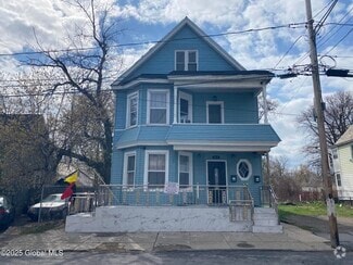 Building Photo - 527 Mumford St