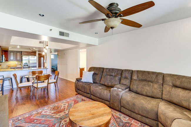 Building Photo - 7910 E Thomas Rd