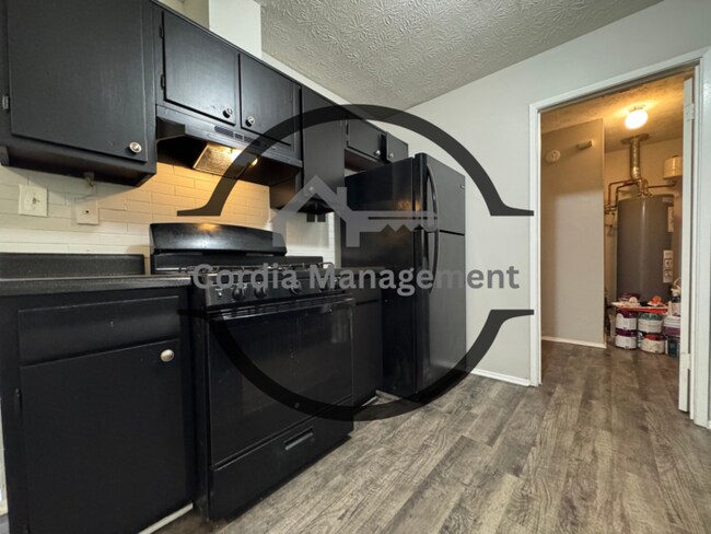 Foto del edificio - Fenced in 4 Bedroom 1.5 bathroom Home located in Jonesboro