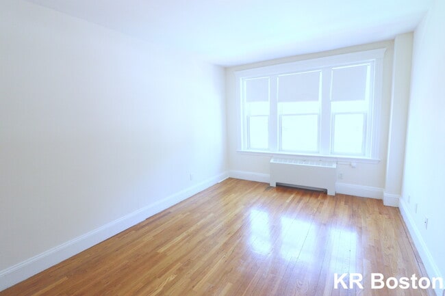 Building Photo - 15 Langdon St
