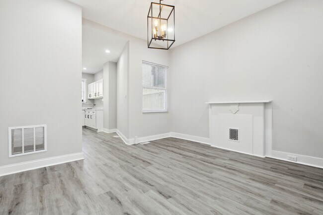 Building Photo - 1834 W Fayette St