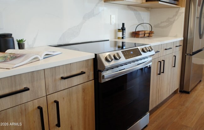 Building Photo - 840 W Pecos Rd