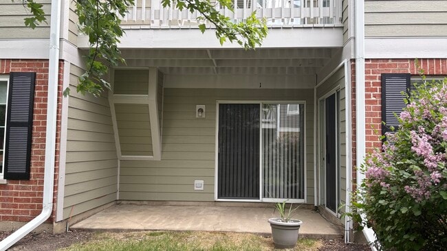 Building Photo - 320 Pembroke Ct