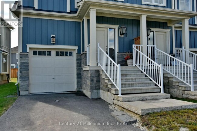 Building Photo - 349 Yellow Birch Cres