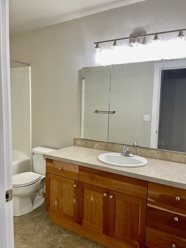 Foto del edificio - 1468 Foxtail St