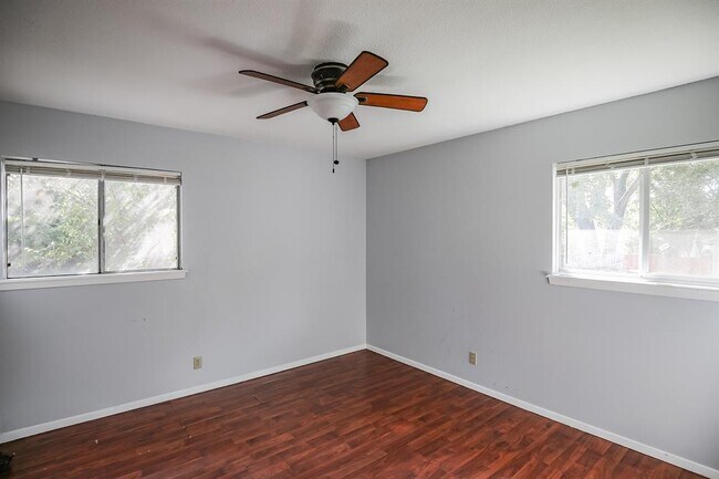 Foto del edificio - 6309 Craigwood Cir