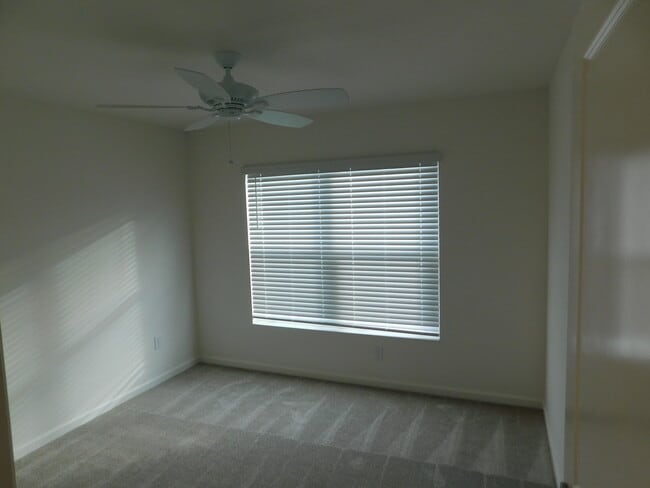 Foto del edificio - 1622 Rowell St