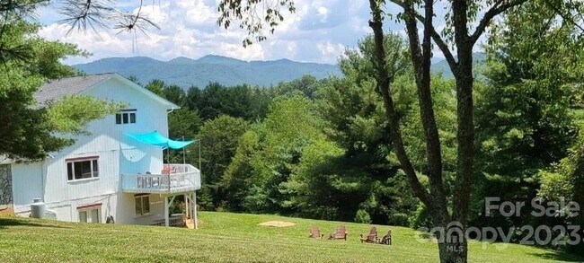 Foto del edificio - 3 Rolling Meadows Ln