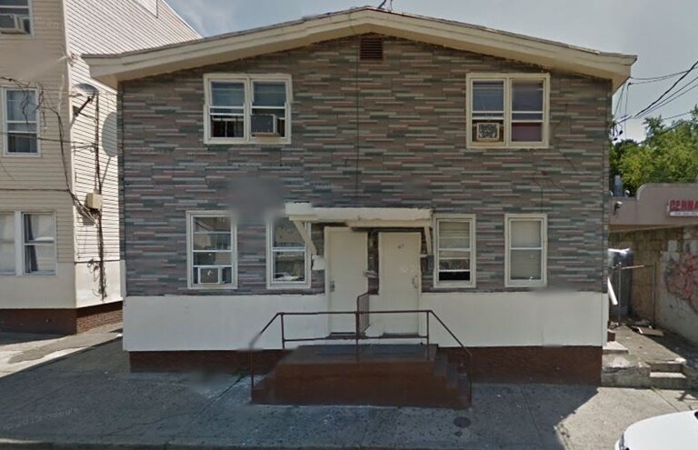 Primary Photo - 413-417 Summer St