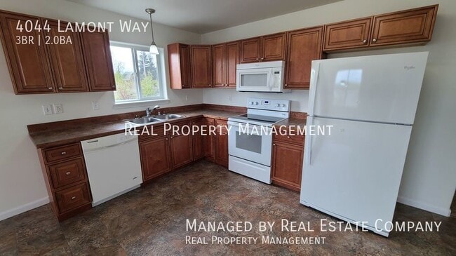 Building Photo - Newer Construction Three Bedroom Home in W...
